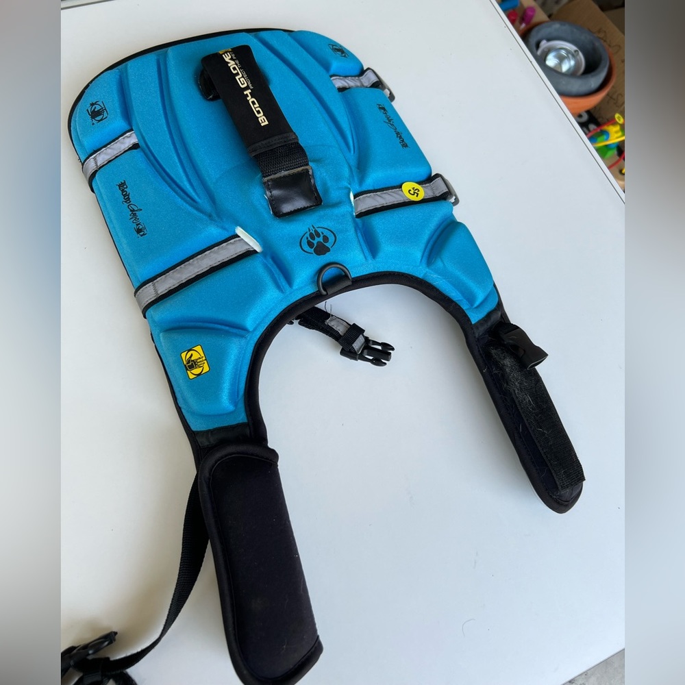 DOG LIFE VEST FOR SWIMMING AND SAFETY